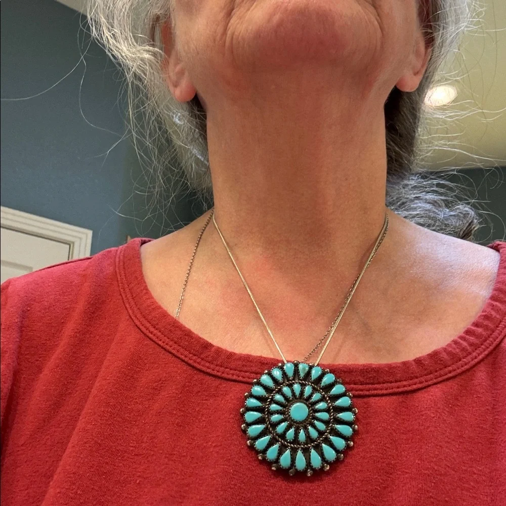 Turquoise and Black Native American Statement Brooch or pendant in Sterling - Picture 5 of 5